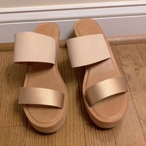 Never worn Chinese Laundry sandal/wedges